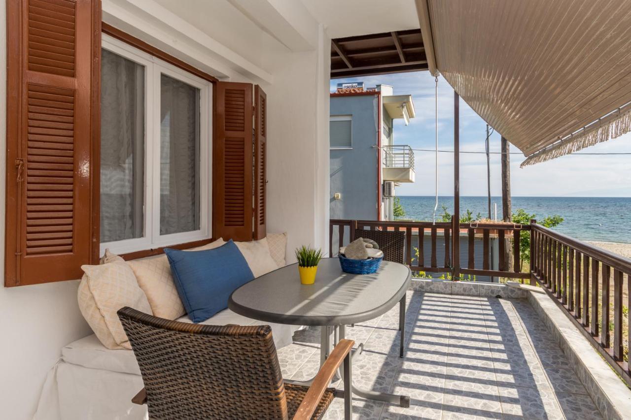 Chalkidiki Beachfront Apartment Nea Iraklia Esterno foto